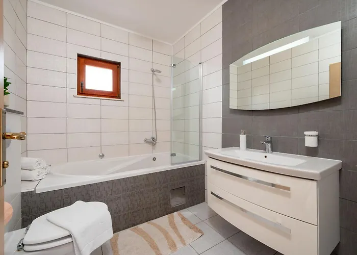 Val Lägenhet Trogir